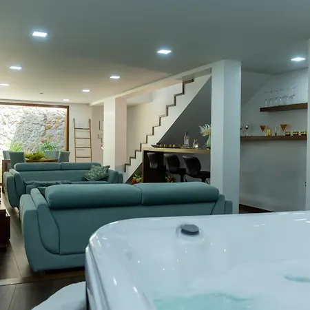 Deluxe Home, Peace & Spa Villa *