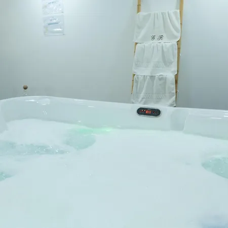 Villa Deluxe Home, Peace & Spa